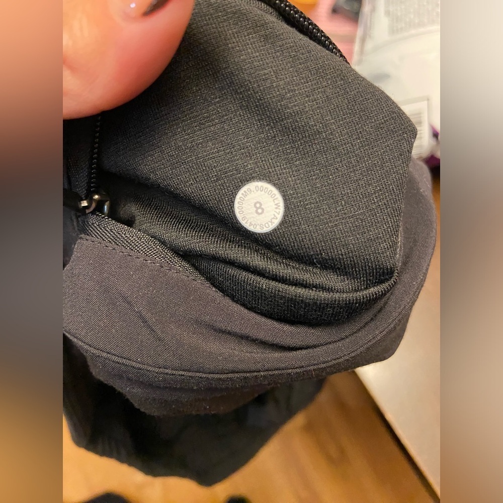 Lululemon short - Picture 8 of 9